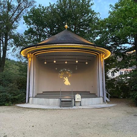 Fewo Roland Ranft Direkt Am Kurpark Barrierearm 60Qm Bad Elster Exteriör bild