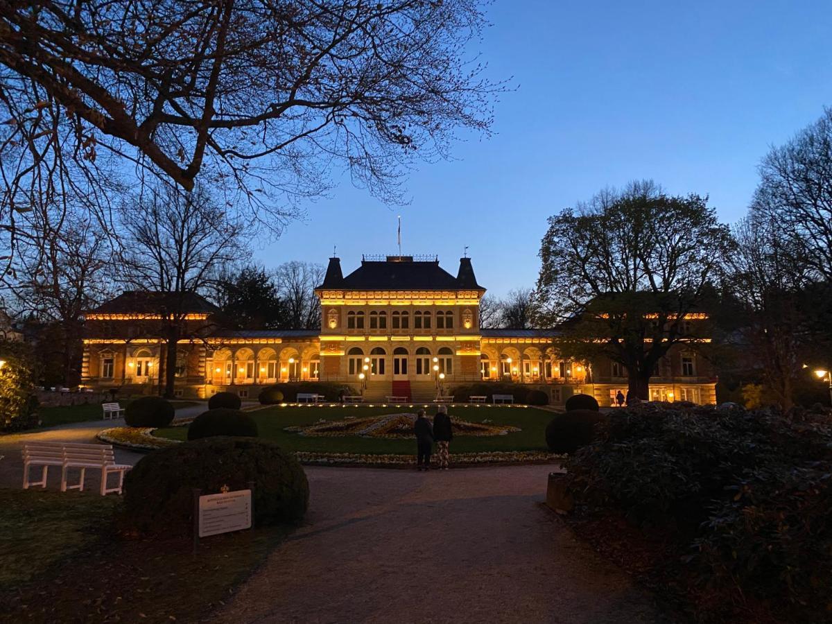 Fewo Roland Ranft Direkt Am Kurpark Barrierearm 60Qm Bad Elster Exteriör bild